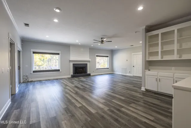 $395,000 | 207 Hickory Hill Drive, Hattiesburg, MS 39402