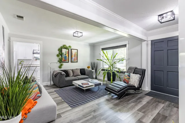 $395,000 | 207 Hickory Hill Drive, Hattiesburg, MS 39402