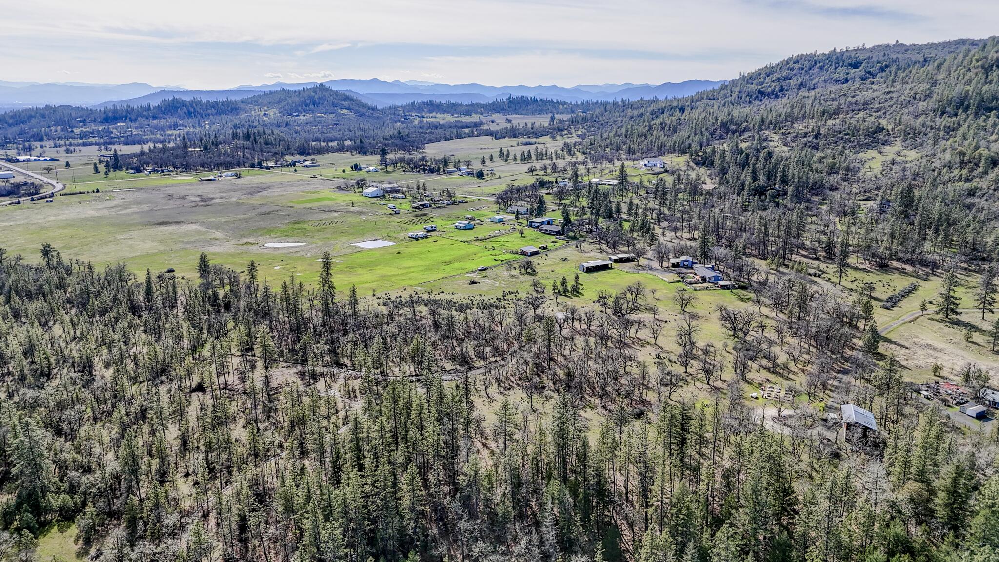 506 Greenleaf Drive Eagle Point, OR 97524 - Photo 10 of 38 DJI_20260227135428_0498_D-HDR