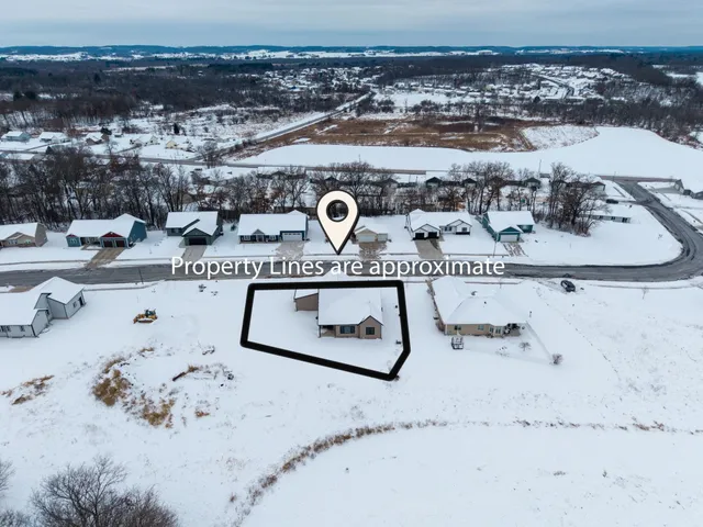 $525,000 | 925 Hay Creek Trail, Reedsburg, WI 53959