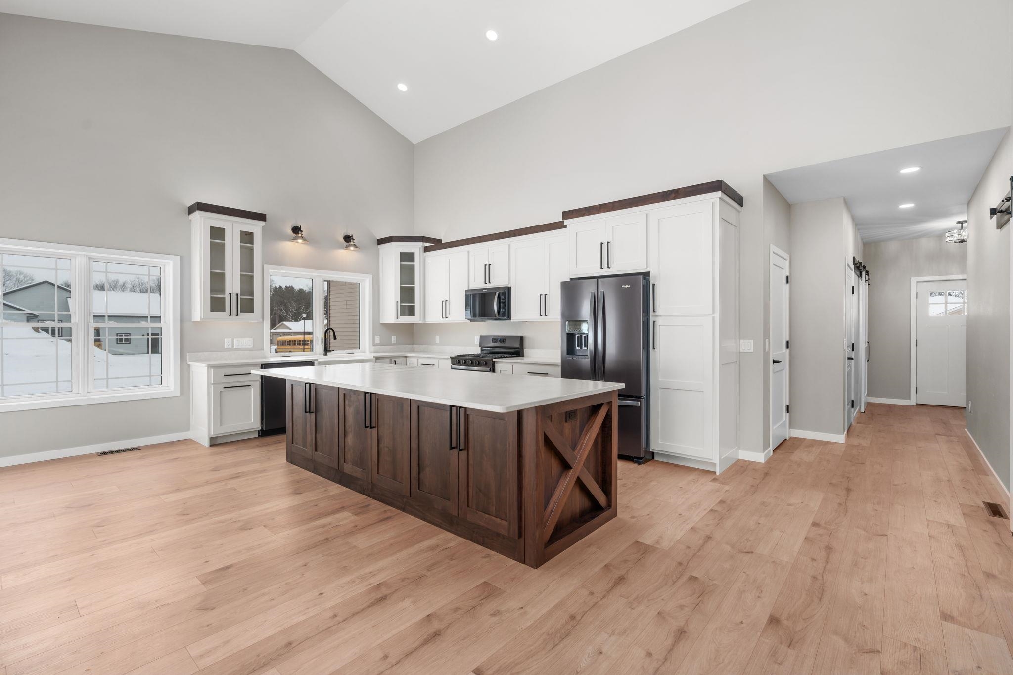 925 Hay Creek Trail Reedsburg, WI 53959 - Photo 8 of 48