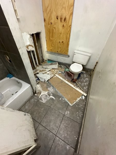 7119 South Emerald Avenue Chicago, IL 60621 - Photo 24 of 50 a view of a couch in kitchen