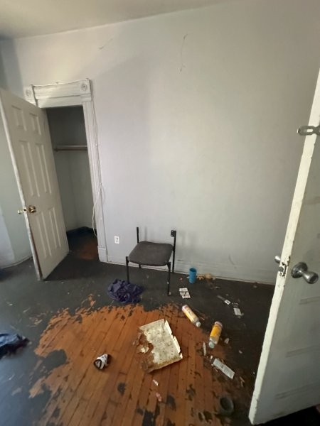 7119 South Emerald Avenue Chicago, IL 60621 - Photo 45 of 50 an empty room with furniture