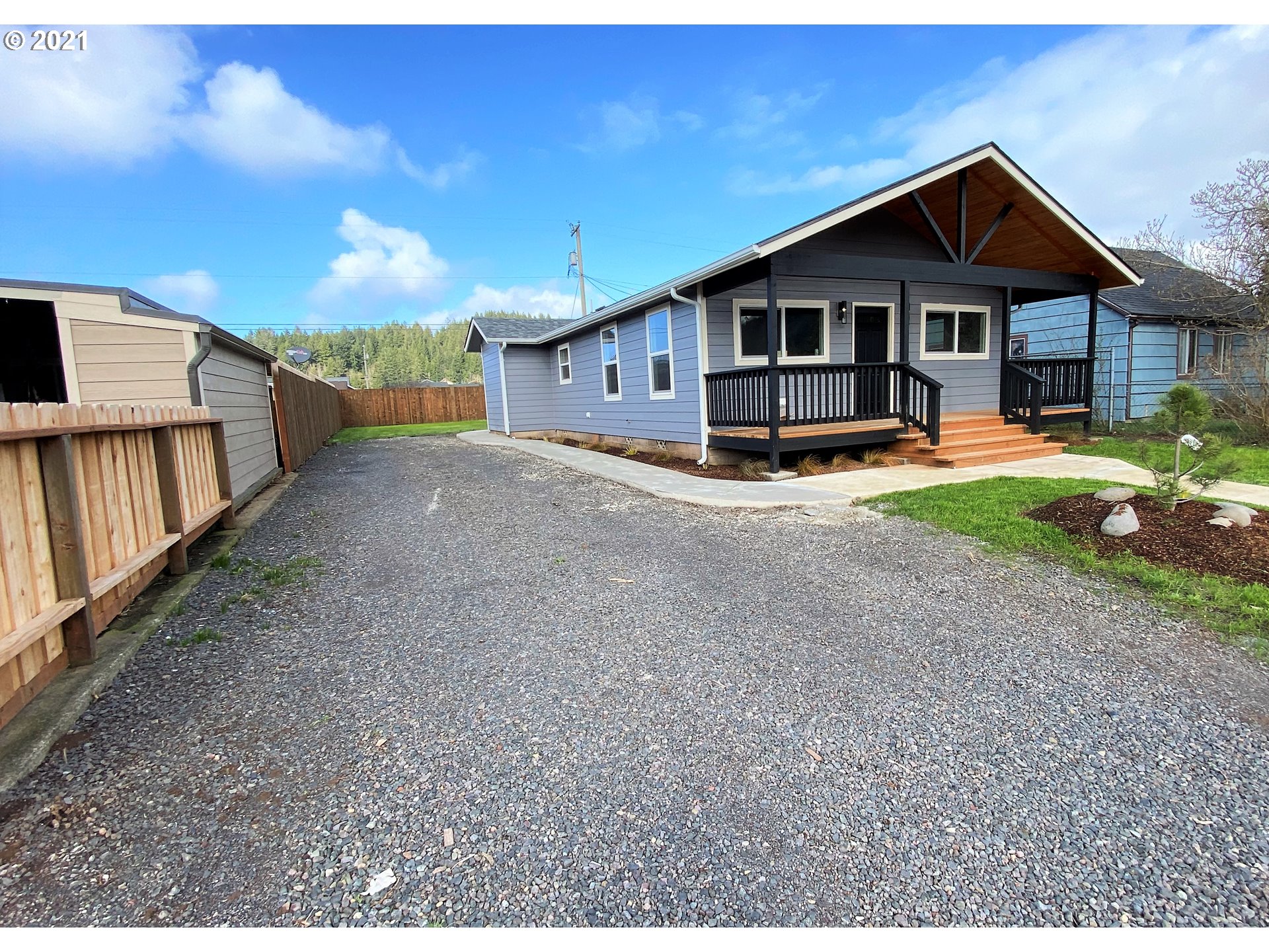 1921 Cedar Avenue Reedsport, OR 97467 - Photo 4 of 23 Gallery Image 4