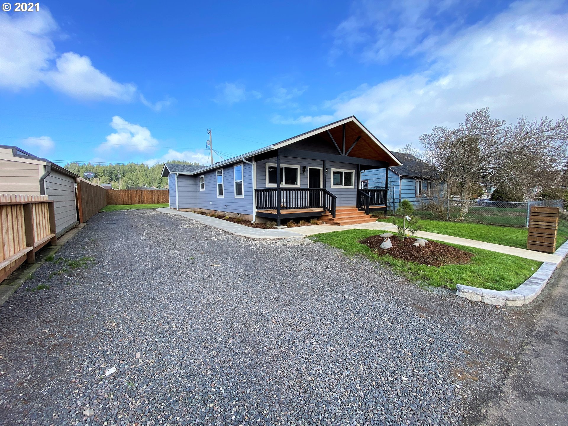 1921 Cedar Avenue Reedsport, OR 97467 - Photo 5 of 23 Gallery Image 5