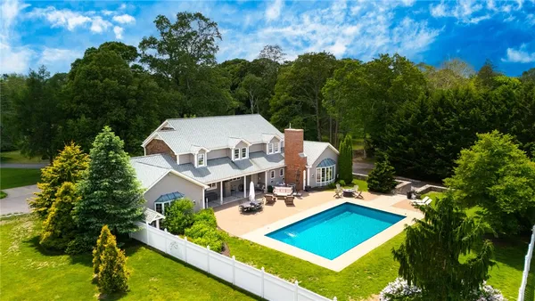$1,795,000 | 74 Oakwoods Drive, South Kingstown, RI 02879