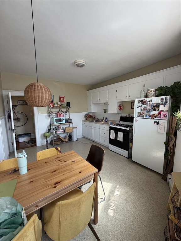 108 Bristol Road, Unit 2 Somerville, MA 02144 - Photo 4 of 25