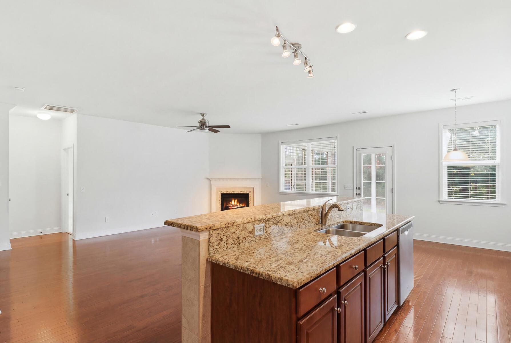 3274 Conservancy Lane Charleston, SC 29414 - Photo 15 of 52 3274 Conservancy Lane-38