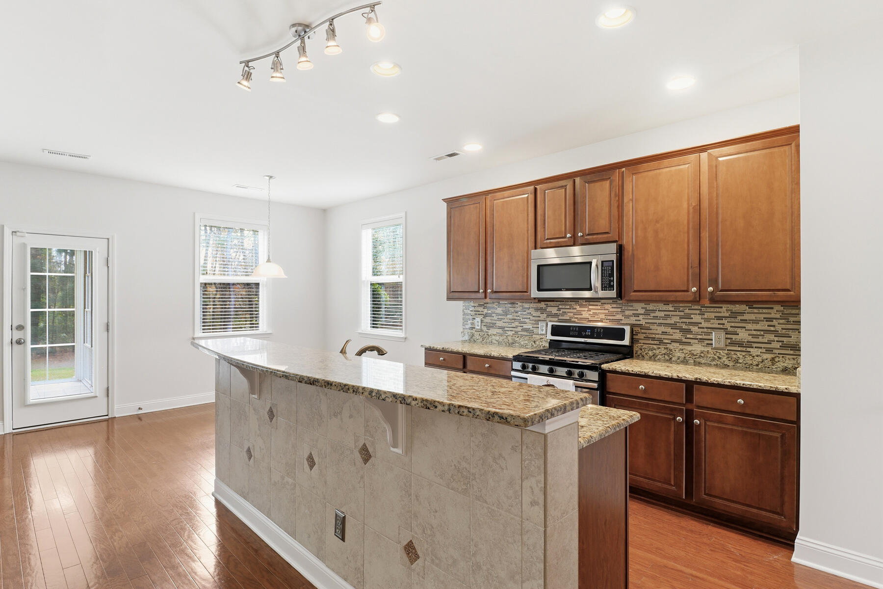 3274 Conservancy Lane Charleston, SC 29414 - Photo 19 of 52 3274 Conservancy Lane-25