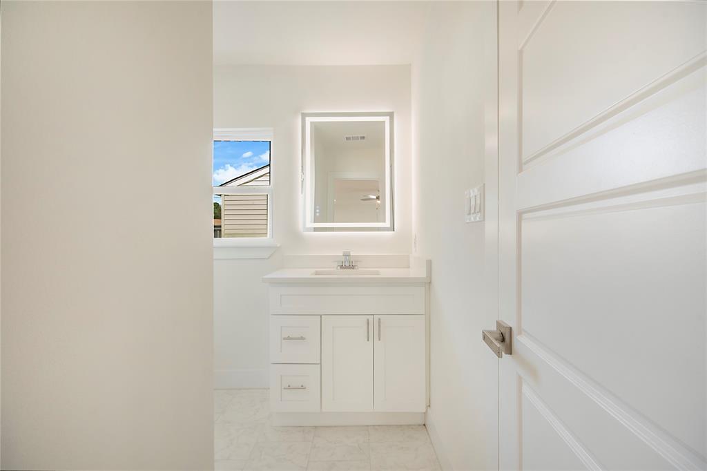 2017 Village Way Dallas, TX 75216 - Photo 16 of 25