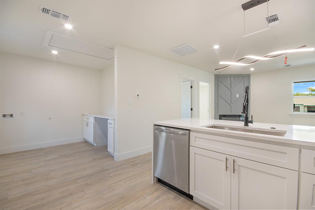 2017 Village Way Dallas, TX 75216 - Photo 8 of 25