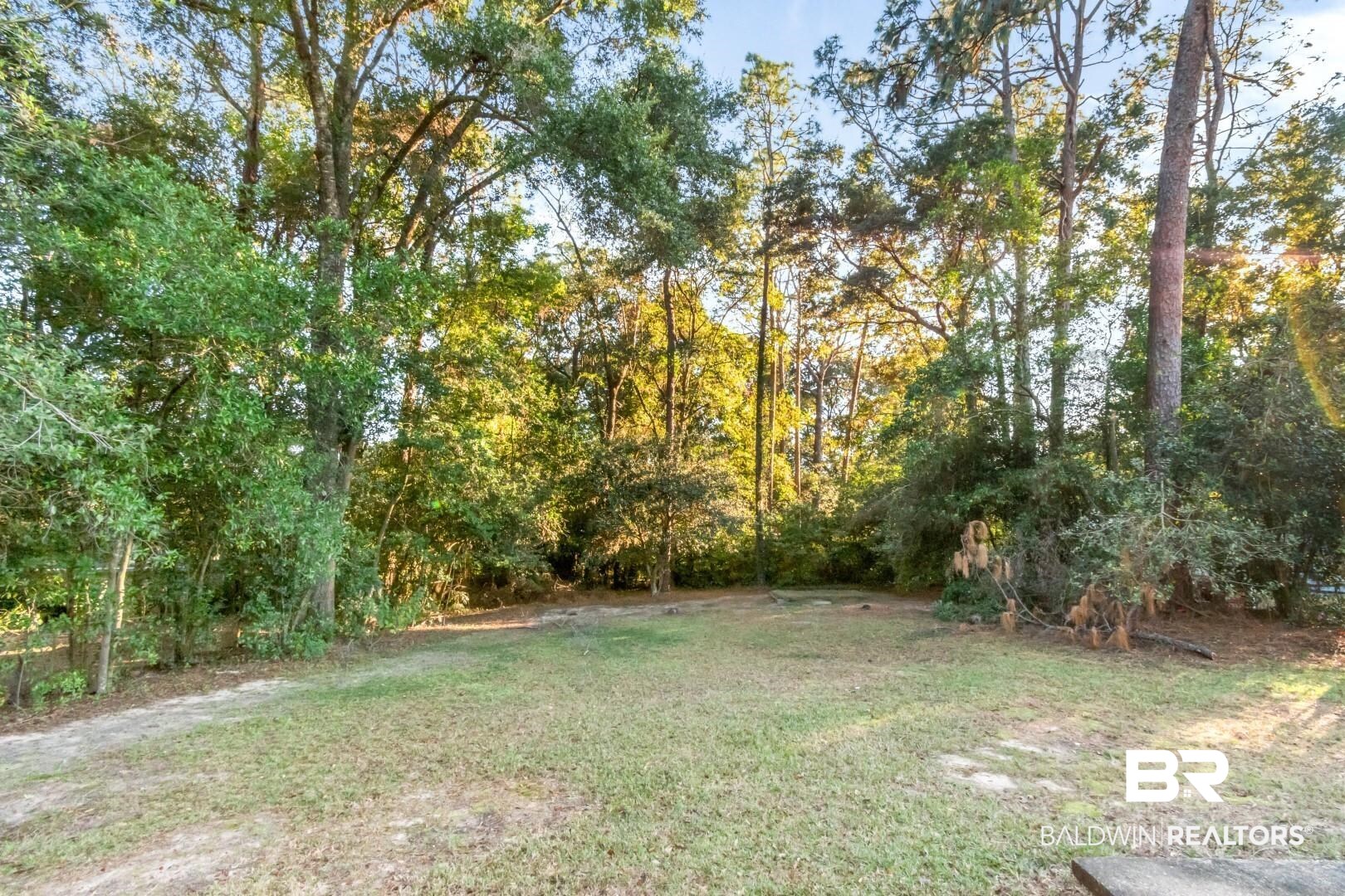 5517 Vanderbilt Drive Mobile, AL 36608 - Photo 27 of 33 View of yard