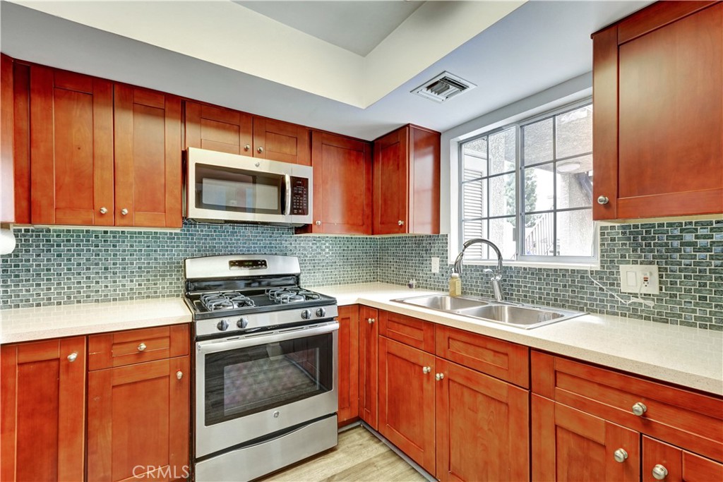 20155 Keswick Street, Unit 209 Winnetka, CA 91306 - Photo 11 of 33