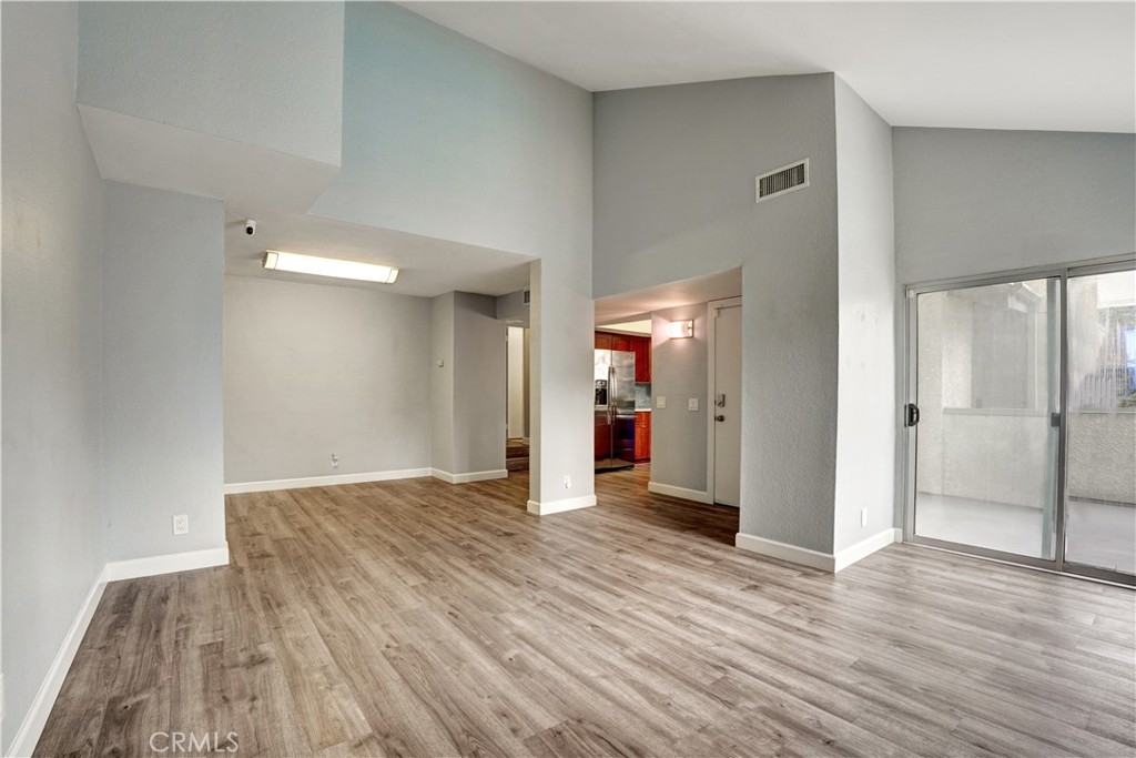 20155 Keswick Street, Unit 209 Winnetka, CA 91306 - Photo 4 of 33