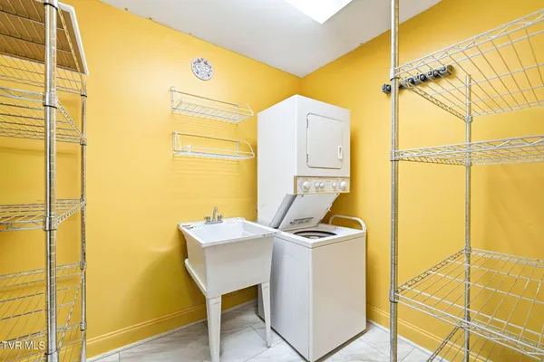 $259,900 | 210 Raceday Center Drive, Unit 1107, Bristol, TN 37620