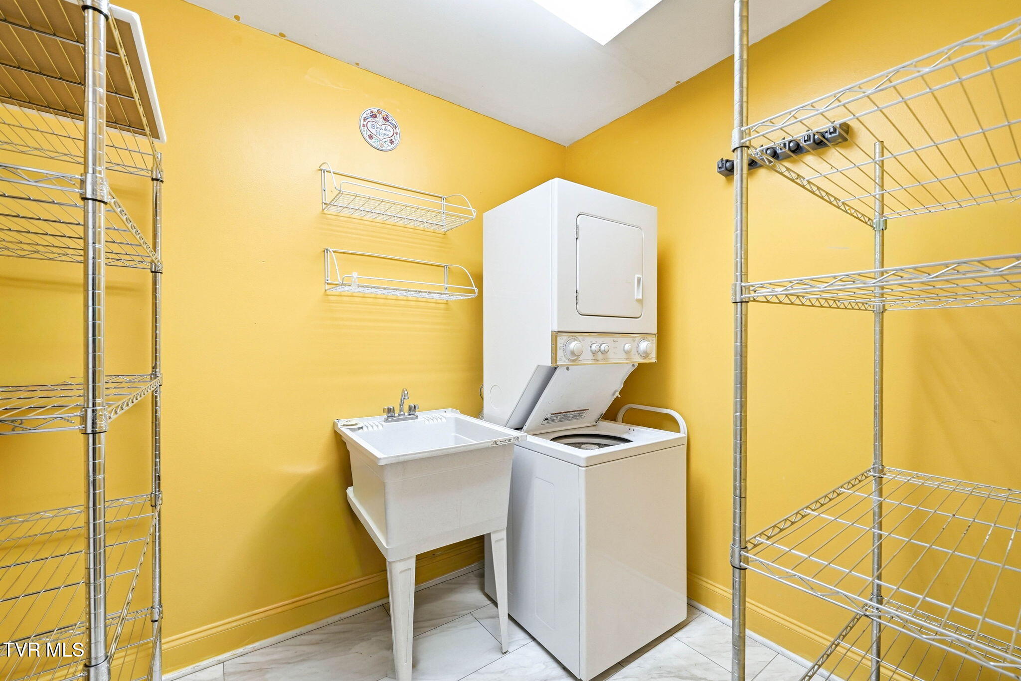 210 Raceday Center Drive, Unit 1107 Bristol, TN 37620 - Photo 19 of 32 4-web-or-mls-210 Raceday Center Dr-11