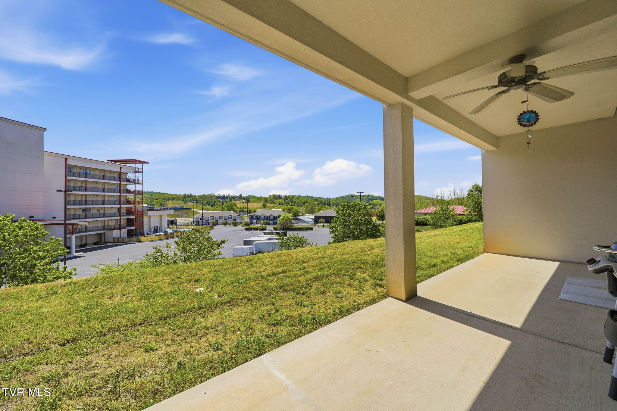 210 Raceday Center Drive, Unit 1107 Bristol, TN 37620 - Photo 21 of 32 15-web-or-mls-210 Raceday Center Dr-21