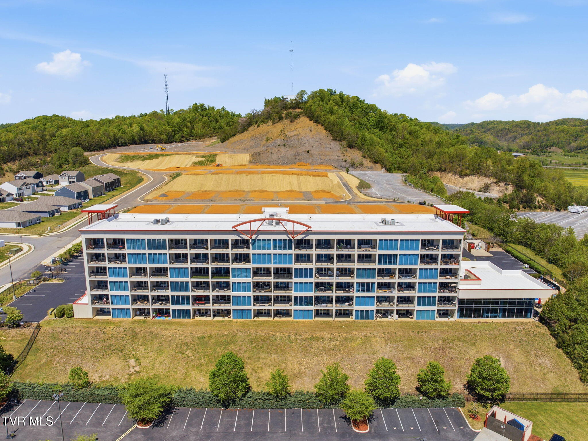 210 Raceday Center Drive, Unit 1107 Bristol, TN 37620 - Photo 30 of 32 26-web-or-mls-210 Raceday Center Dr-32