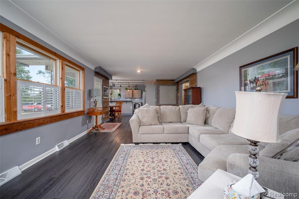 8175 South Beyer Road Birch Run, MI 48415 - Photo 7 of 34 Gallery Image 7