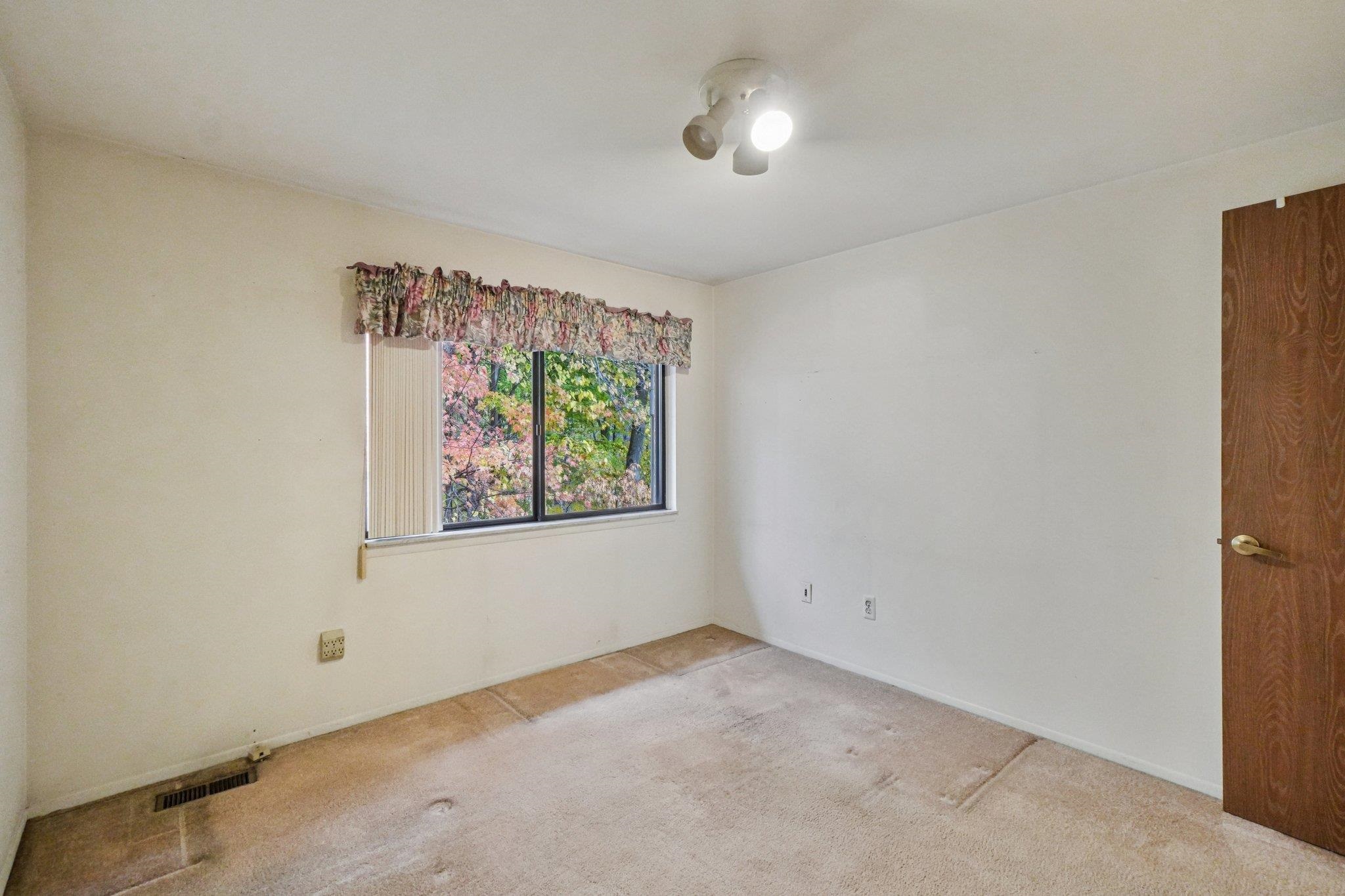 1812 Burning Bush Court Rochester Hills, MI 48309 - Photo 17 of 33