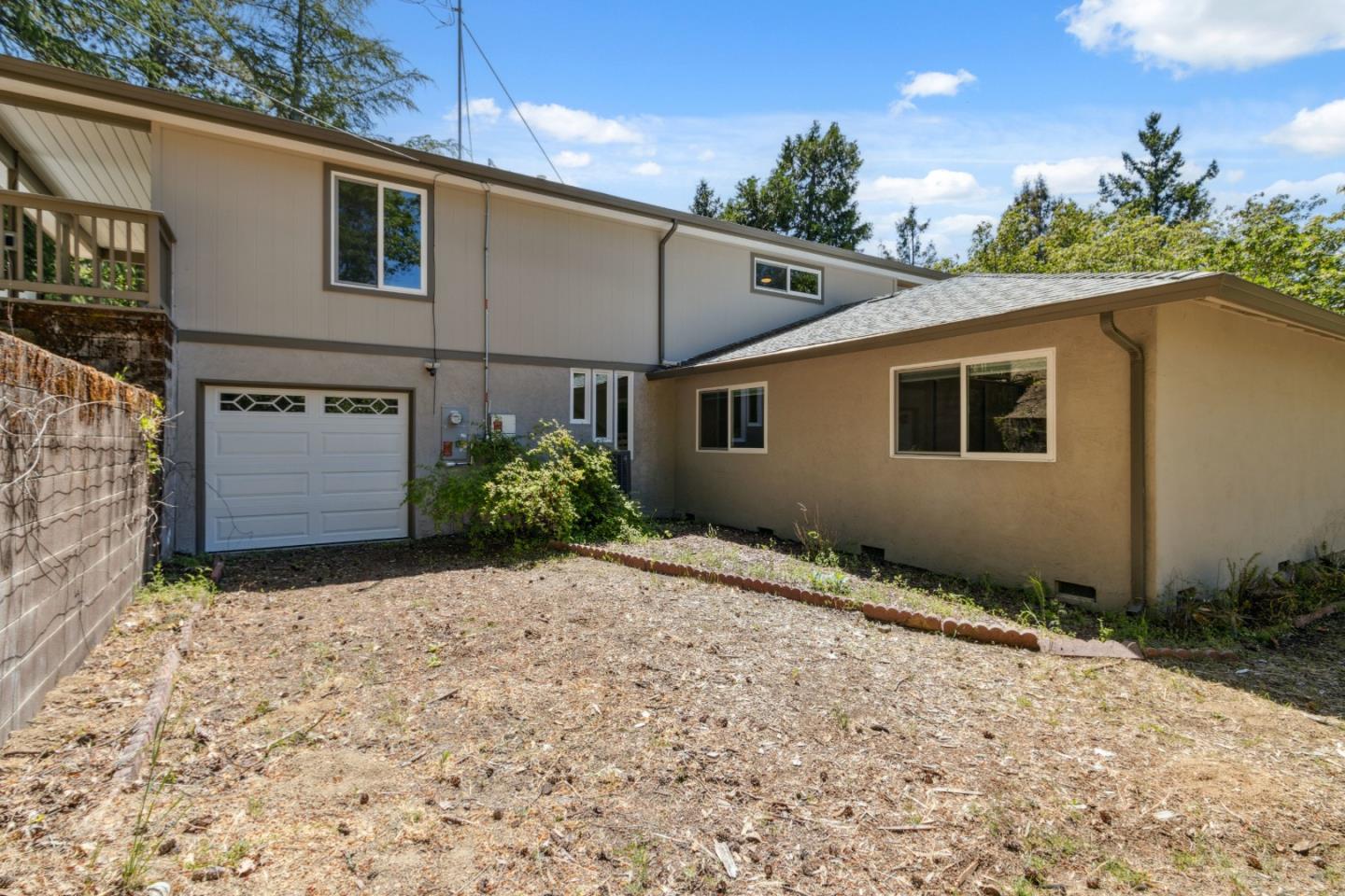 24895 Skyland Road Los Gatos, CA 95033 - Photo 57 of 113 a backyard of a house with lots of green space