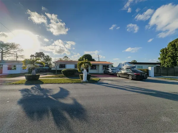 $3,500 | 3420 Southwest 104th Avenue, Miami, FL 33165