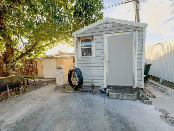 $3,500 | 3420 Southwest 104th Avenue, Miami, FL 33165