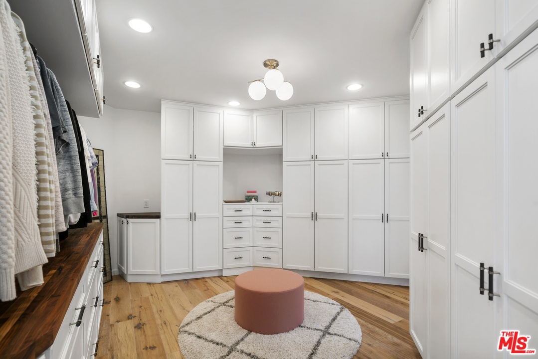 6272 Cavalleri Road Malibu, CA 90265 - Photo 24 of 47 a view of a walk in closet