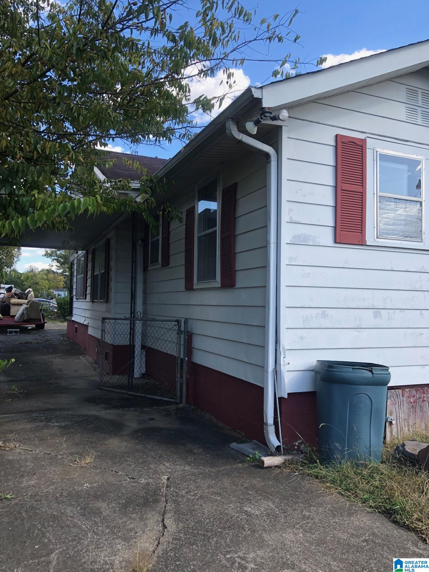 216 21st Street Southwest Birmingham, AL 35211 - Photo 2 of 24