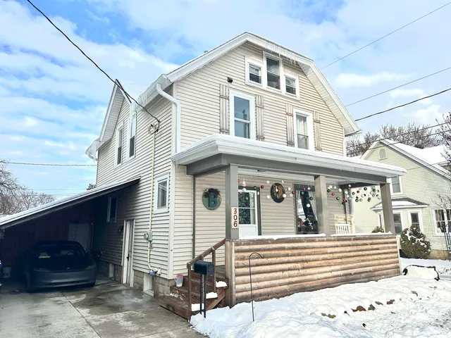 $218,000 | 306 North Hubbard Street, Horicon, WI 53032