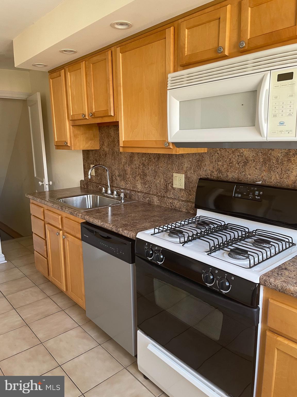 7412 Ruskin Road Philadelphia, PA 19151 - Photo 8 of 29 Gallery Image 8