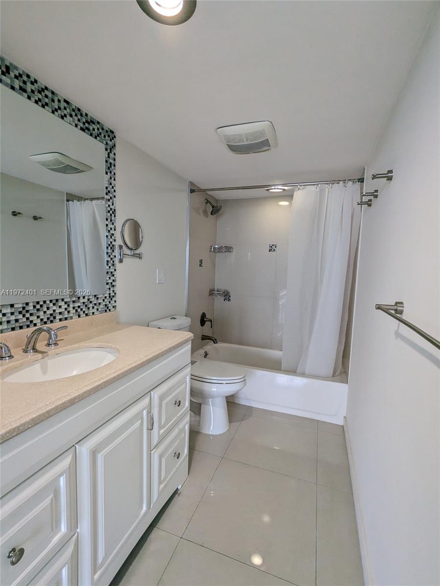 555 Northeast 15th Street, Unit 20B Miami, FL 33132 - Photo 19 of 23