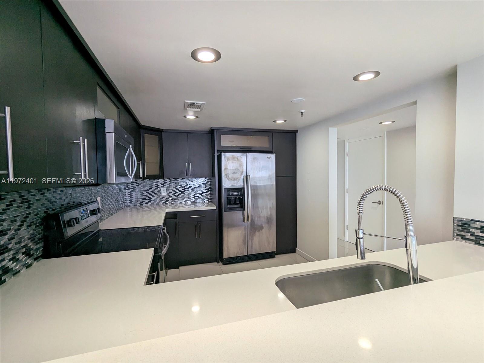 555 Northeast 15th Street, Unit 20B Miami, FL 33132 - Photo 7 of 23