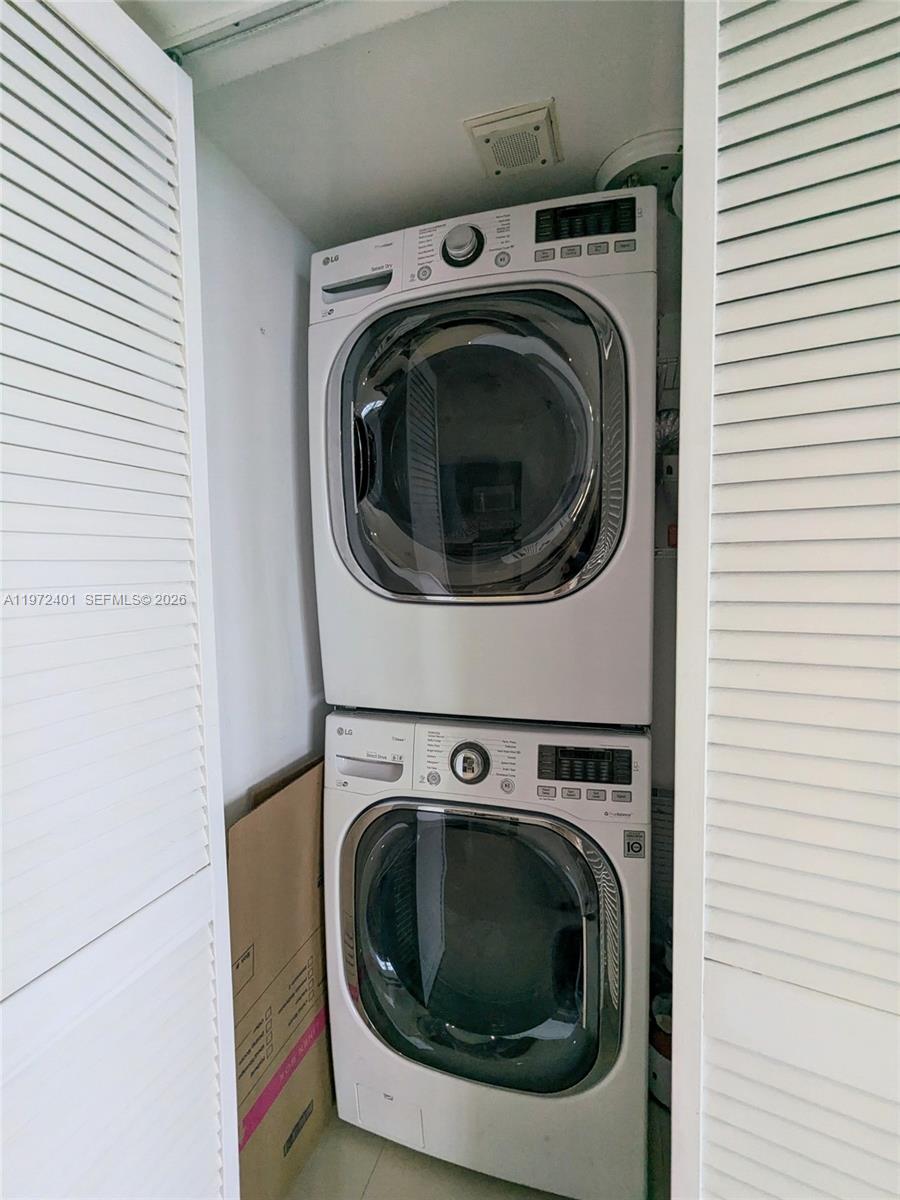 555 Northeast 15th Street, Unit 20B Miami, FL 33132 - Photo 8 of 23