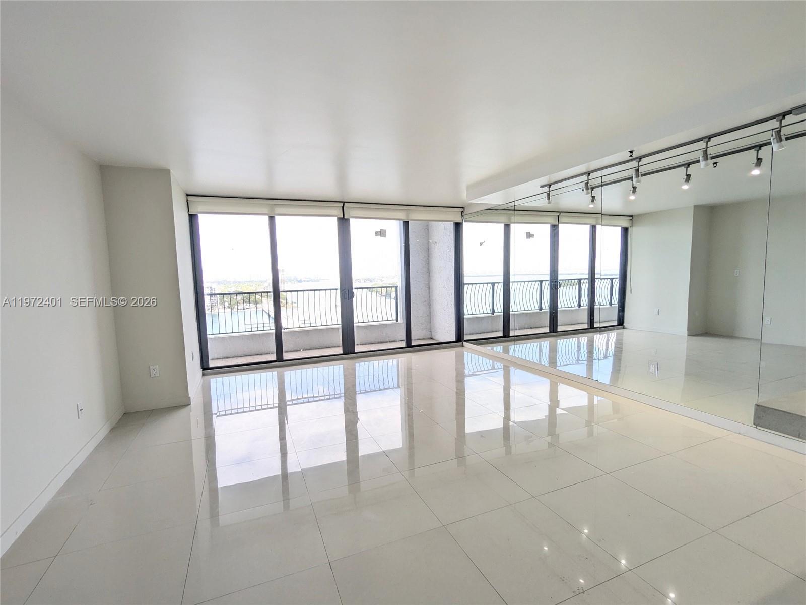 555 Northeast 15th Street, Unit 20B Miami, FL 33132 - Photo 9 of 23