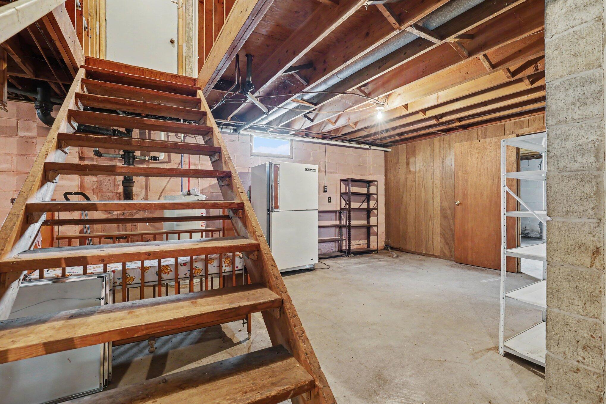 524 Hubbell Road Ionia, MI 48846 - Photo 23 of 30 020_file_2842