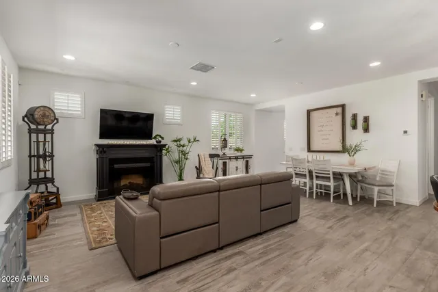 $1,995 | 24970 172nd Avenue, Surprise, AZ 85387