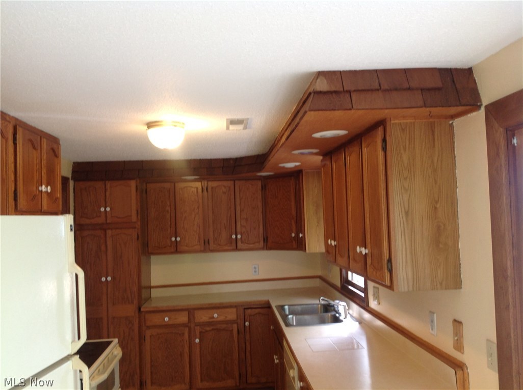 5727 Bandy Road Homeworth, OH 44634 - Photo 4 of 29