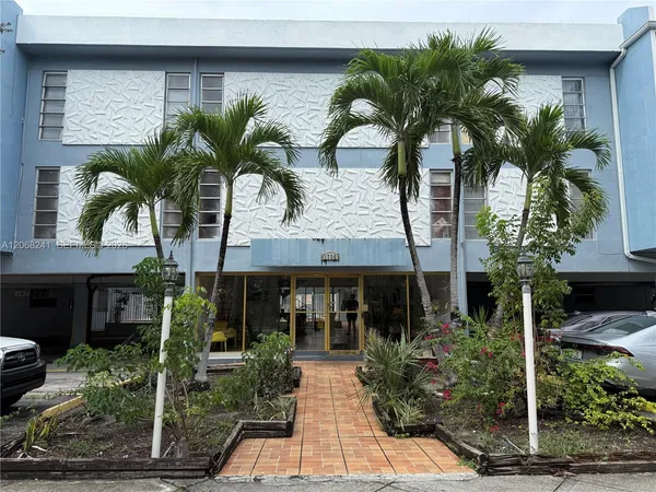 $1,500 | 1735 Northeast 164th Street, Unit E104, North Miami Beach, FL 33162