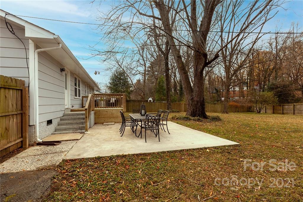 5110 Auburndale Road Charlotte, NC 28205 - Photo 26 of 30 a view of a outdoor space with a patio
