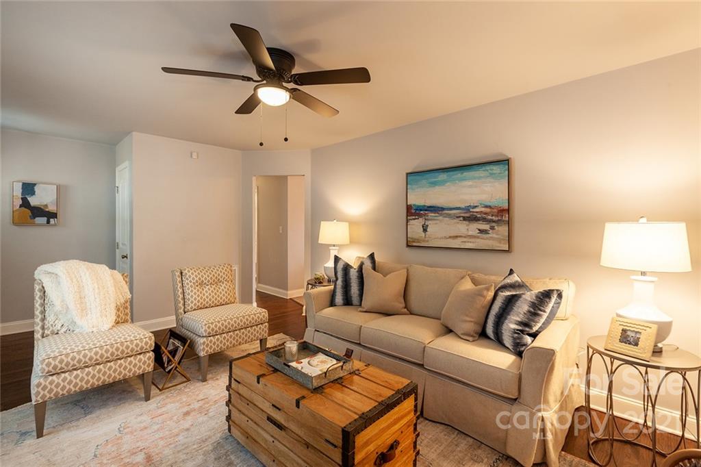 5110 Auburndale Road Charlotte, NC 28205 - Photo 4 of 30 a living room with furniture