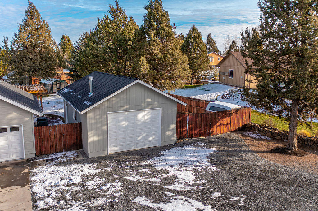 63620 Boyd Acres Road Bend, OR 97701 - Photo 36 of 53 RileyVisuals-33