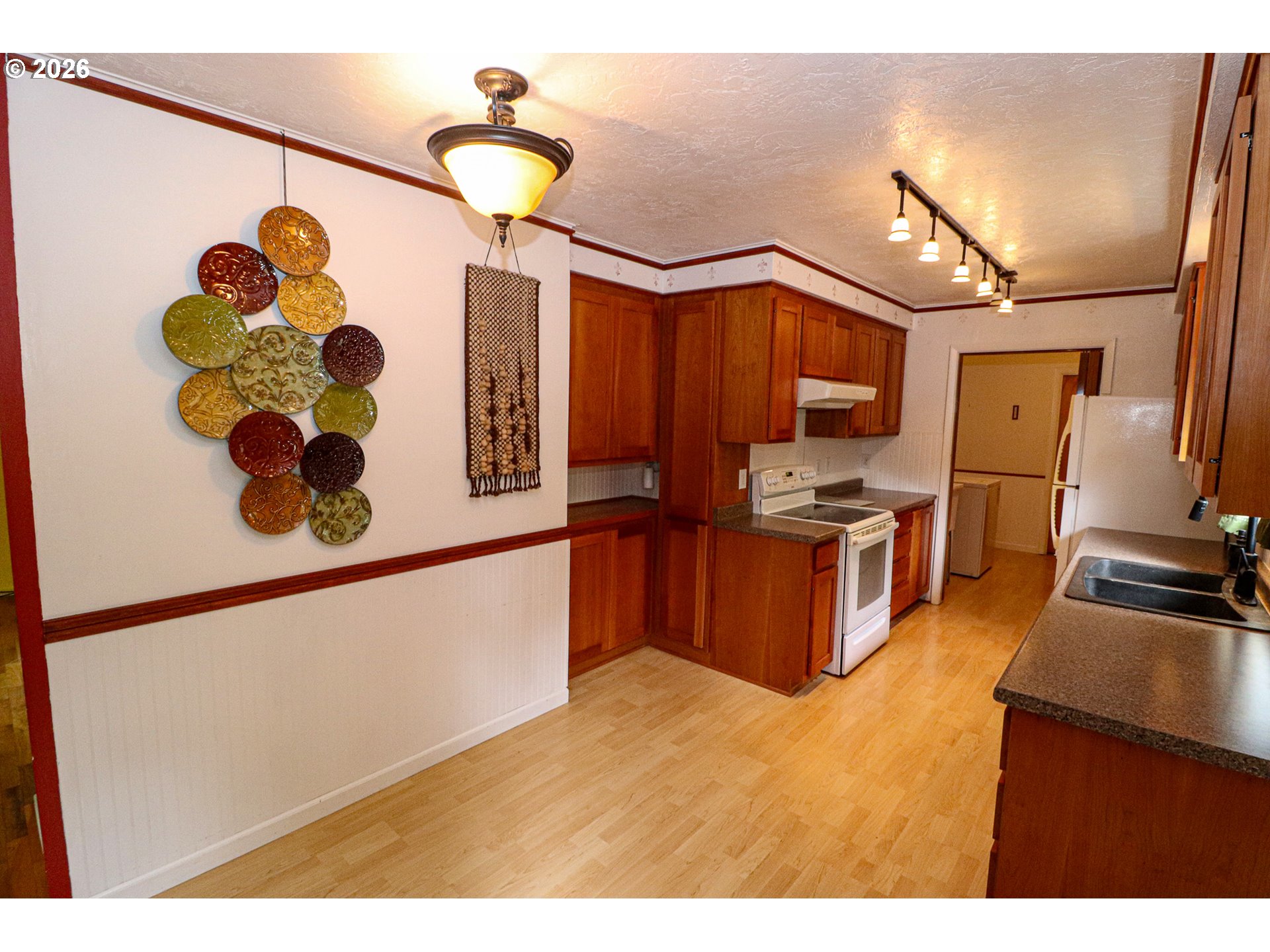 88519 Periwinkle Road Springfield, OR 97478 - Photo 8 of 48