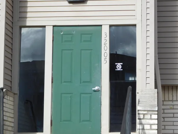 $114,800 | 32005 West 12 Mile Road, Unit 206, Farmington Hills, MI 48334