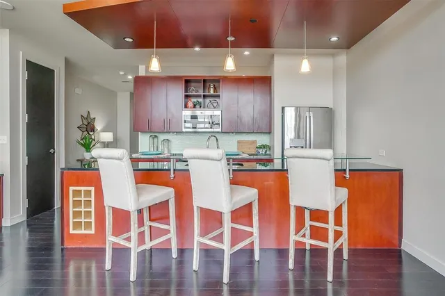 $3,000 | 2600 West 7th Street, Unit 2448, Fort Worth, TX 76107