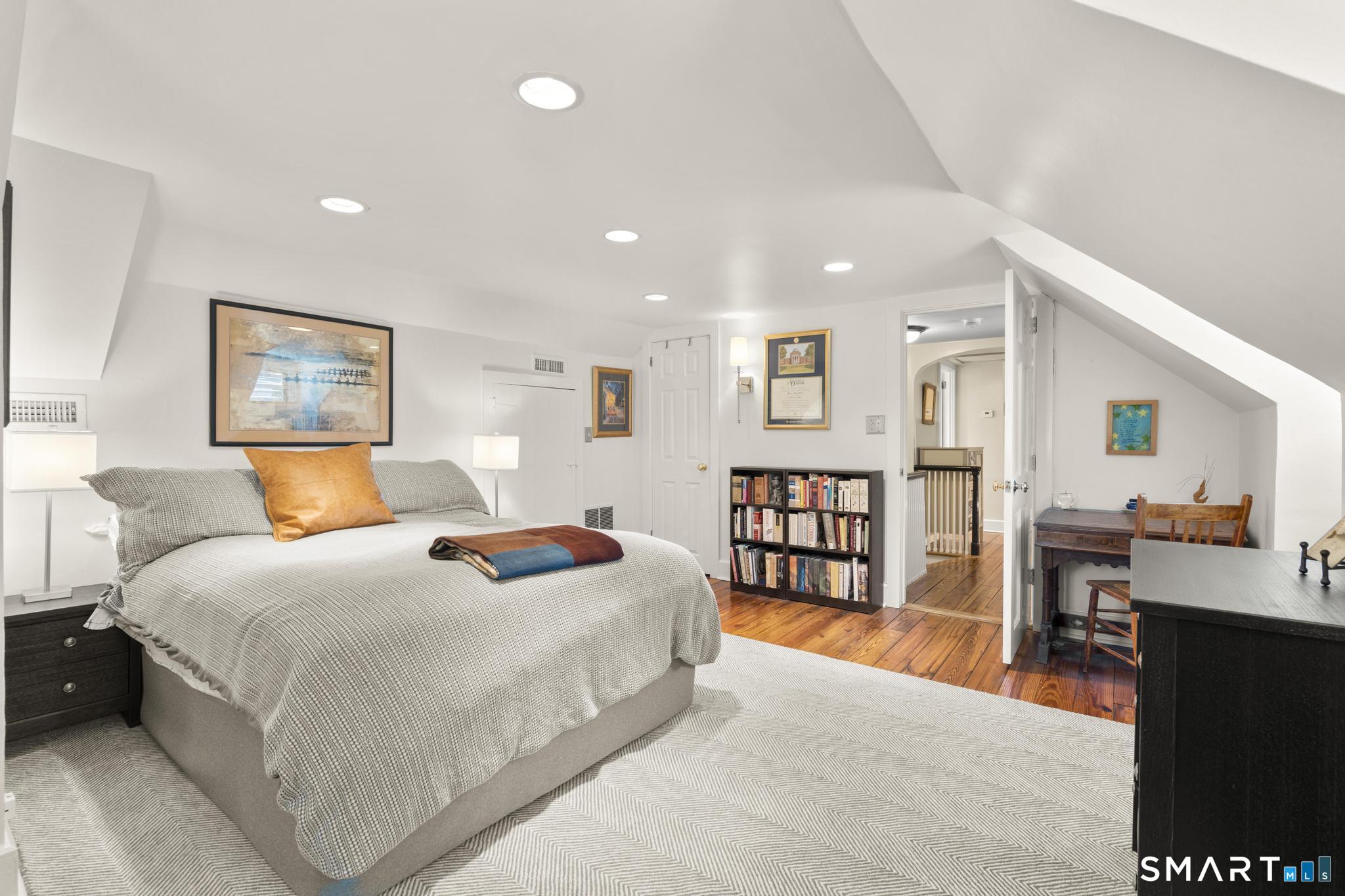 394 Wakeman Road Fairfield, CT 06824 - Photo 24 of 40 Gallery Image 24