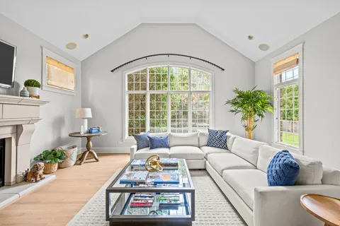 $2,150,000 | 512 Elmwood Avenue, Wilmette, IL 60091