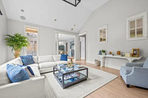 $2,150,000 | 512 Elmwood Avenue, Wilmette, IL 60091