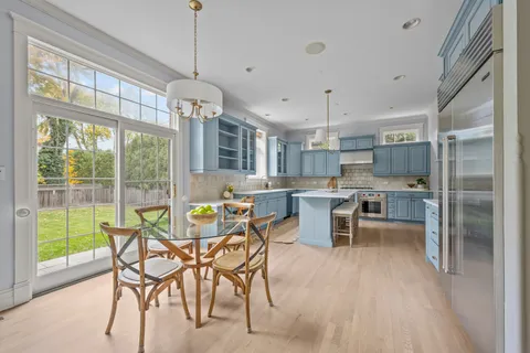 $2,150,000 | 512 Elmwood Avenue, Wilmette, IL 60091