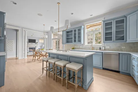 $2,150,000 | 512 Elmwood Avenue, Wilmette, IL 60091